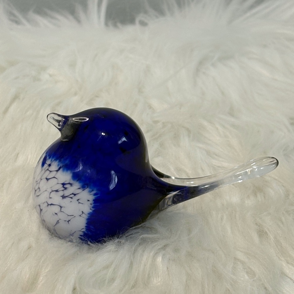 (186)Source Unknown Cobalt Blue and Clear Glass Bird Figurine - Picture 2 of 5